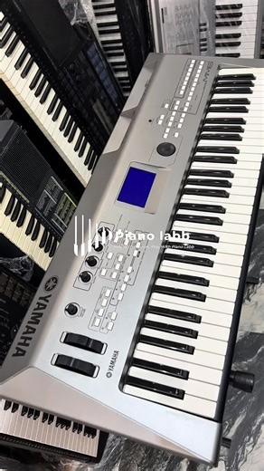 🎹 Yamaha MM6 Synthesizer 🔥 Powered by MOTIF sound engine 🎶 418 dynamic voices & 22 drum kits 🎛️ Real-time control knobs for creative expression 🎧 Built-in sequencer & pattern creator 🎹 61 touch-sensitive keys 📩 DM to order 📍 No. 2, Ajibola Crescent, Alapere Bus Stop, Ketu, Lagos 🚚 Nationwide Delivery Available 📲 Call/WhatsApp: 234 916 766 4728 . #pianolabb #yamahamm6 #synthesizer #musicproductiongear #keyboardnigeria