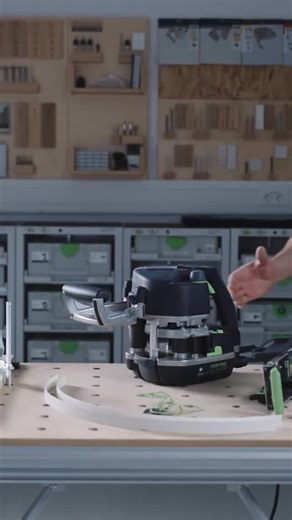 Maxtool.hu – Festool Magyarország on Instagram: "Ez az álomcsapat a tökéletes élekért A Festool CONTURO élzáró ragasztógép gondoskodik a bútorélek egyenletes és erős tapadásáról, míg az MFKC 700 akkus élmaró pontosan igazítja és síkba marja az élzáró szalagot a lemezfelülettel. Ez a kombináció biztosítja a gyors, tiszta és ismételhető eredményt – pontosan úgy, ahogy egy profi munkafolyamatnál elvárható. 🔗 Festool CONTURO – Maxtool: https://maxtool.hu/elzaro-ka-65-set 🔗 Festool MFKC 700 akkus é