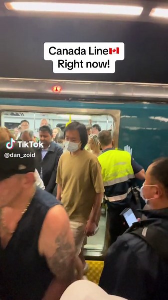 Canada Line right now🇨🇦 #canada🇨🇦 #canadaline #skytrainvancouver