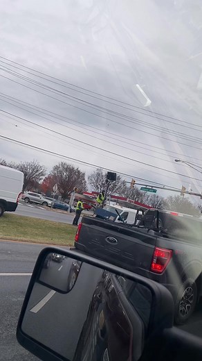 1.1M views · 6.4K reactions | #Ice #fypシ #foryoupage #landscaping | Alexander E Alvarez | Facebook