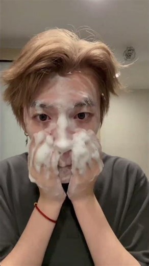 Transforming in Men's Feminine Fashion: A Makeup & Skincare Journey