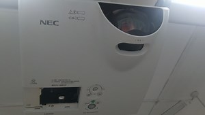 投影机维修/投影机换灯泡/nec维修实操