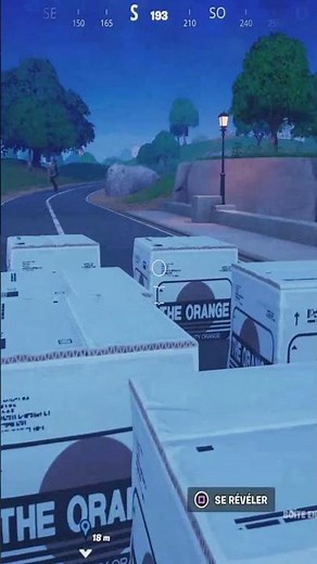 J'étais CACHÉ dans un CARTON ! 😱