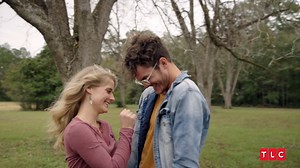 Zac and Lydia are saving their first kiss for their wedding day. 😘 Hear all about their budding romance on the season premiere of #WelcomeToPlathville, Tuesday at 10/9c. | TLC