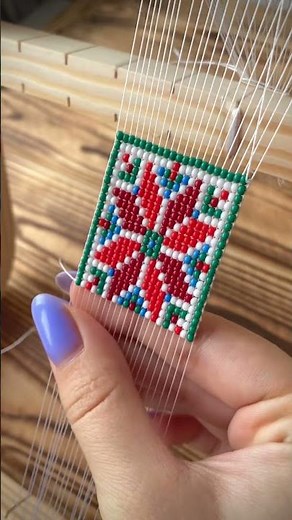 How to beading one row of bracelet 😍 #handmade #beads #beadloom #beadwork #relax #inspiration