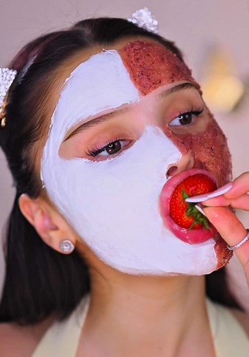 My two favorite face masks from Skinfood 🍓 and 🍚 So yummy! #koreanfacemask#strawberrymask#ricemask#asmrskincareroutine