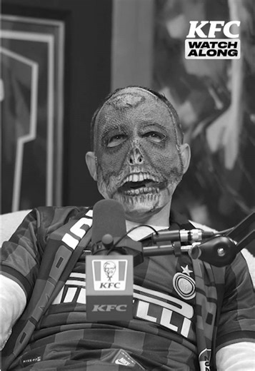 E kërkuat për shumë muaj dhe ai erdhi! Njeriu më viral i momentit në rrjetet sociale për futbollin 😎 #telesport #kfcwatchalong #football