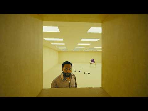 その瞬間、現実が崩れる 映画『バックルームズ』本編映像