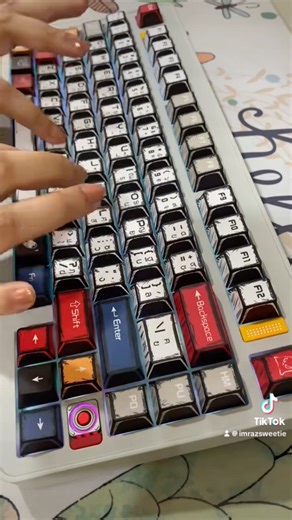 Comic keycaps are so underrated!