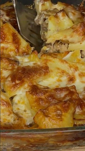 This Layered Potato Casserole Is AMAZING! #casserole #potato #dinnerrecipe