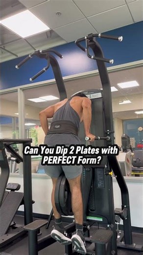 2 Plates Makes Dips Look Different #fitness #technique
