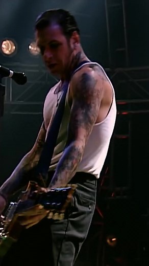Social Distortion - "Don't Drag Me Down" #socialdistortion #mikeness #punk #punkrock | Punk Press