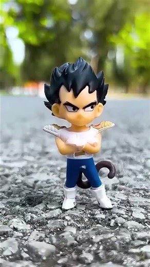 Goku and Bulma and vegeta toys transform into super