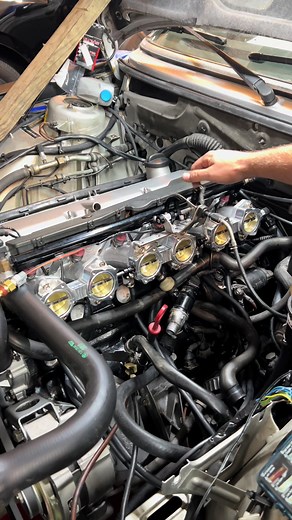 Nothing beats that first start! ITB, standalone, rebuilt M30b35 in an E28 first fireup! #bmw#e28#itb#engineswap#cars#bmwceo#firststart