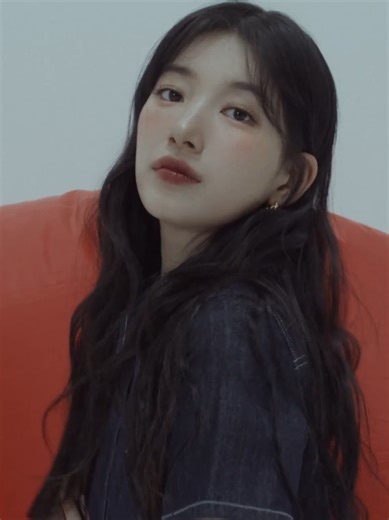 Penampilan Musim Panas Suzy yang Segar