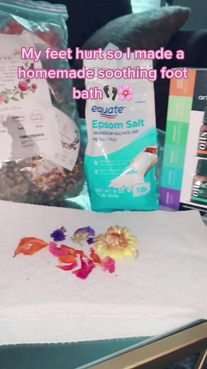 DIY Homemade Foot Bath👣🌸 Using warm water, essential oils, and epsom salt. #soothing #diy #footbath #selfcare