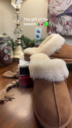 These Dearfoams slippers are absolute luxury on your feet! They feel like you’re walking on a cloud and just bring the season together perfectly! They are the perfect Christmas gift for your loved ones! #tiktokshopblackfriday #womensslippers #Christmasgiftideas #superbranddaybfcm #tiktokshopcybermonday