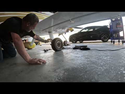 Replacing worn hardware on the Wheel Pant Arion Lightning