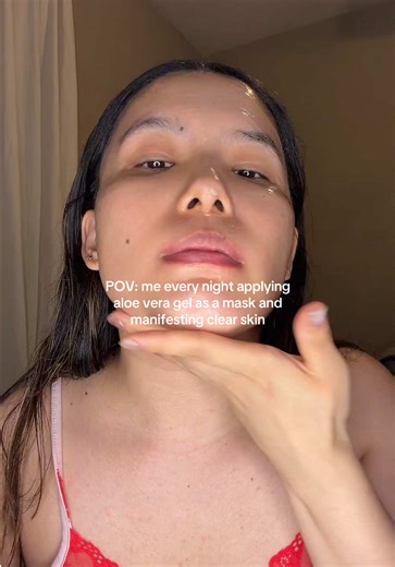 It definitely helps calm redness and makes my skin feel smoother. My pores, however, need help.😭#skincare #aloeveragel #skincareroutine #fyp #oilyskin