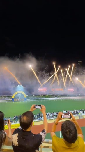 Celebrating the season’s end with fireworks at Happy Valley! 🙌🎆 #SeasonFinale | #HKracing | Hong Kong Racing