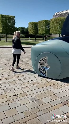 POV: You are in 2035 💫🌌🚀#rollsroyce #supercarblondie #vision #futuristic #futurecar #fyp #foryourpage #cartok