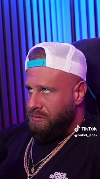 Der Tag hat keine 24h!🤯 Jeden Tag live auf Twitch.tv/onkel_jacek Bekomme mit Code Onkel auf esn.com, morenutrition.de & oace.de immer den besten Deal! (Rabatte in der Insta Story) Anzeige Quelle: nadja_schmid_yana - https://www.instagram.com/p/DMvADwMMZrm/