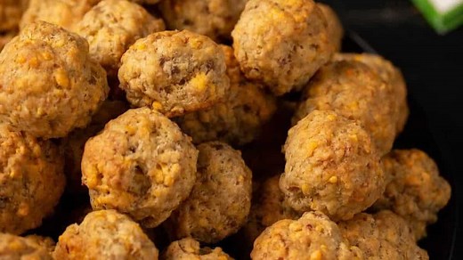 Classic Southern Sausage Balls – Easy, Cheesy Party Favorite