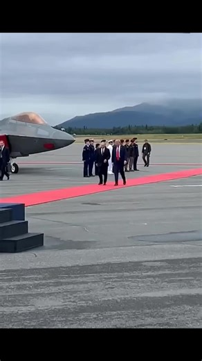 B2 Entry 💀👌#dontunderreviewmyvideo #virall #unfreezemyvideo ##creativesearchinsight