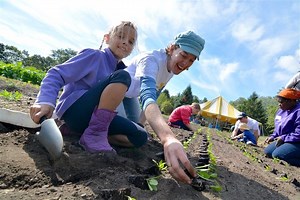 School's Community Service Day Benefits Local Organizations