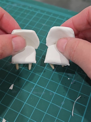 Tiny Dining Chairs?! 🪑🥹 Dollhouse DIY These tiny chairs are handmade… and perfect for a dollhouse dining table! 🪑🍽️✨ In today’s miniature DIY, I’m creating tiny dining chairs using simple materials, glue, and paint to complete my dollhouse dining room 💛 Small furniture pieces make miniature homes feel real and cozy 🏠✨ Perfect for: ✨ Dollhouse dining rooms ✨ Mini kitchens ✨ Tiny restaurant scenes ✨ Miniature collectors Tiny chairs… BIG charm 🥹✨ Would you sit at this tiny dining table? 😍 �