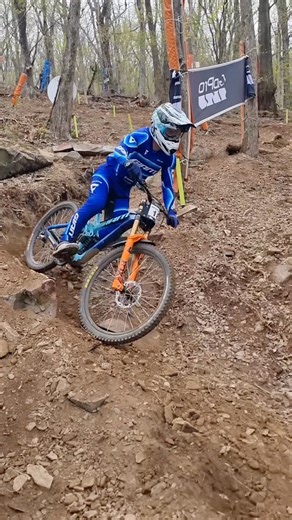 #mtb #dh #downhill #bike #giant #korea #bicycle