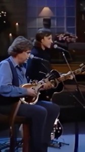 It’s Christmas time in the city… #ANittyGrittyChristmas #NGDB #Christmas #AllTheGoodTimes | Nitty Gritty Dirt Band
