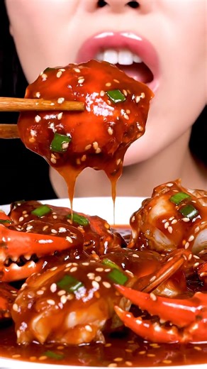 Spicy Crab ASMR 🦀 Macro Eating Sounds