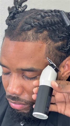 Edge up only 🥶💥 #barber #dallasbarber #dfwbarber #viral #haircut #lineups #transformation #2xx