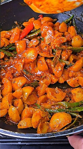 Shaheen Syed on Instagram: "Healthy Amla Hari Mirch Ka Achaar | awala pickle recipe Ingredients 1/2 kg amla gooseberry 100 grams green chillies 3 tbsp red chilli 1 tbsp turmeric 2 tbsp salt 1 tsp hing or asafoetida 1 cup oil any I used mustard 1 tsp mustard rai 1 tsp fennel saunf 1 tsp kalonji onion seed 1 tsp Fenugreek methi 1 tsp cumin zeera #amla #amlarecipe #gooseberry #amlachaar amlaharimirch #food #amlapickle #picklerecope #indianrecipe #achaar #food #like4likes #like #foodporn #foodies #l