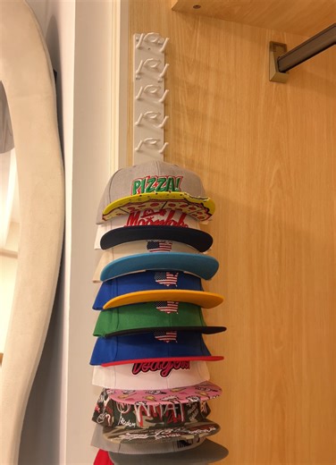 This is the most ingenious storage method I've ever used！ #hatrack#storage#hats#Baseballcaps #organizer