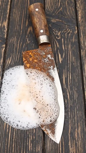 Chemical Magic: Dissolving Old Metal Rust ⚗️ #satisfying