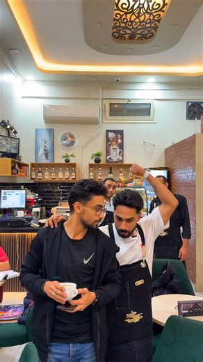 Ezz_elarab Cafe | ‎لو مش عارف تخلع😛😛 من قريبك في الشغل😱😱 اتعلم من تيم عز العرب‎ | Instagram