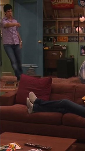 Drake and Josh Megan’s First Kiss Josh bumps door, Drake hates Mrs Hayfer #drakeandjosh #nickelodeon