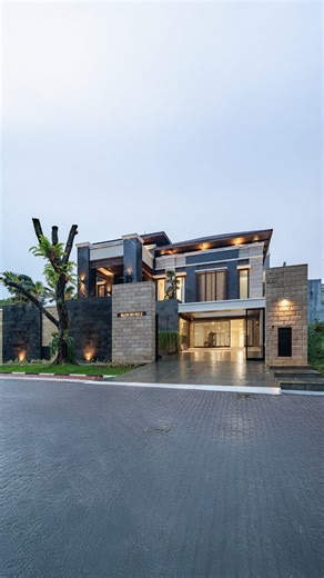 EMPORIO ARCHITECT - Arsitek, Pengawasan & Manajemen Konstruksi on Instagram: "Tenang sejak pandangan pertama, hangat di setiap ruang. Inilah rumah yang membuatmu ingin selalu kembali. . Our Portfolio : Construction Result of Mr. ED Private House - Cibubur, Jakarta Timur . Land Area : width 22 m x length 44 m Number of Bedrooms : 7 Number of Bathrooms : 7 Number of Powder Room/Toilets : 1 Number of Maid Rooms : 2 Number of cars that can be accommodated : 12 . Need an Architect? Contact us on: Jab