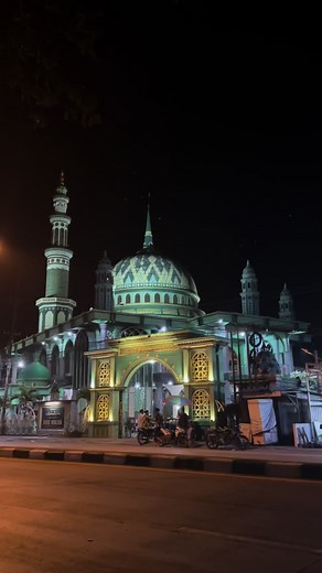 Pesona Subuh di Masjid Darul Muhlisin Pucuk Lamongan