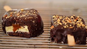 Brownie Ice Cream Brownie = The sandwich bar dreams are made of! Give my Brownie Ice Cream Sandwich Bar recipe a go! Written Recipe: https://www.biggerbolderbaking.com/brownie-ice-cream-sandwich-bar/ | Bigger Bolder Baking