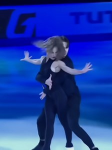 Serve, flex, I do work #iceskatingcouple #vasilisaedit #maximnekrasov #kaganovskayanekrasov #figureskating #vasilisakaganovskaya #maximedit #vasilisaandmaxim