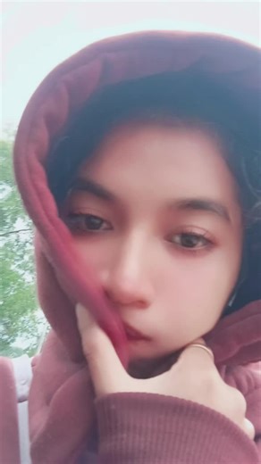 វីដេអូ​របស់ Laa Lee (@laa.lee75) ជាមួយ original sound - ZEAT Music 🎧