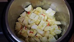 Buttered Cassava / Buttered Yuca 8 tbsp unsalted butter or blueband 2 tbsp golden ray 1/2 cup onions chopped 4 pimentos chopped 1 tbsp minced garlic 8 cups cleaned and chopped cassava / yuca 1/2 tsp complete seasoning 1 pack coconut milk powder 1/2 tsp salt 1 tbsp green seasoning SHOP - Instant Pot - https://amzn.to/3tFIxjR Karibbean Krate - https://amzn.to/3BIPW4T Mega Snack Box - https://amzn.to/2Ypfw0l . My Silicone Spoons - https://amzn.to/3iIRZiX My Fireside pot - https://amzn.to/3zpl2xP Mi