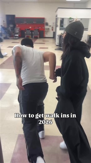 𝐒𝐭𝐞𝐩𝐡𝐚𝐧𝐢𝐞 𝐆𝐨𝐧𝐳𝐚𝐥𝐞𝐳; 𝐵𝒶𝓎 𝒶𝓇𝑒𝒶 𝒷𝒶𝓇𝒷𝑒𝓇 on Instagram: "Barber marketing 101 #barber #skit #comedy #explore #reels"