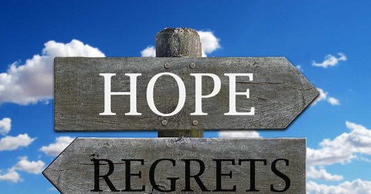 Quelle est la différence entre remords et regrets ?
