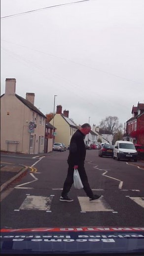 Why defensive drivers think differently #DrivingLesson #RoadSafety #DefensiveDriving