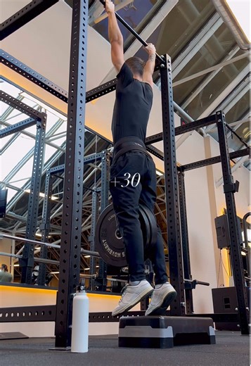 Mastering Pull-Ups: A Guide to Calisthenics Fitness