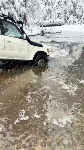 Water Crossing Pucker Factor 10! #80series #toyota #offroad #landcruiser